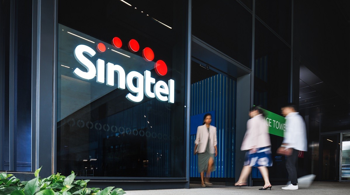 Singtel FY2025 earnings surge to $4.02 bil; launches $2 bil share buy back programme
